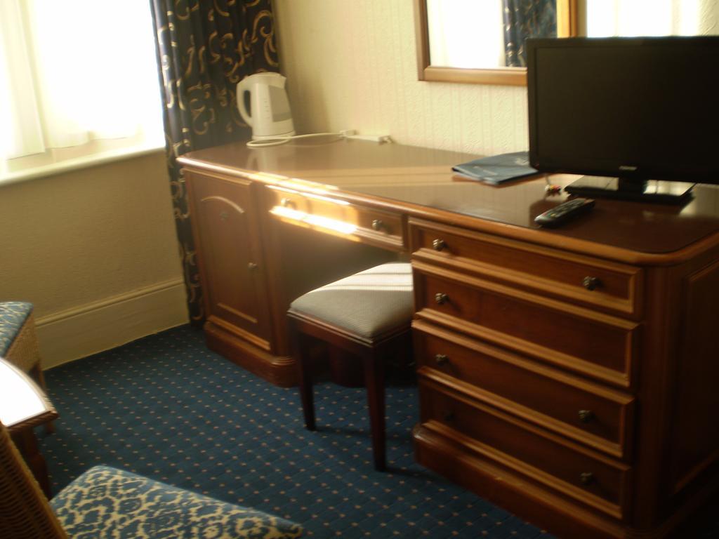Park View Hotel Eastbourne Bagian luar foto