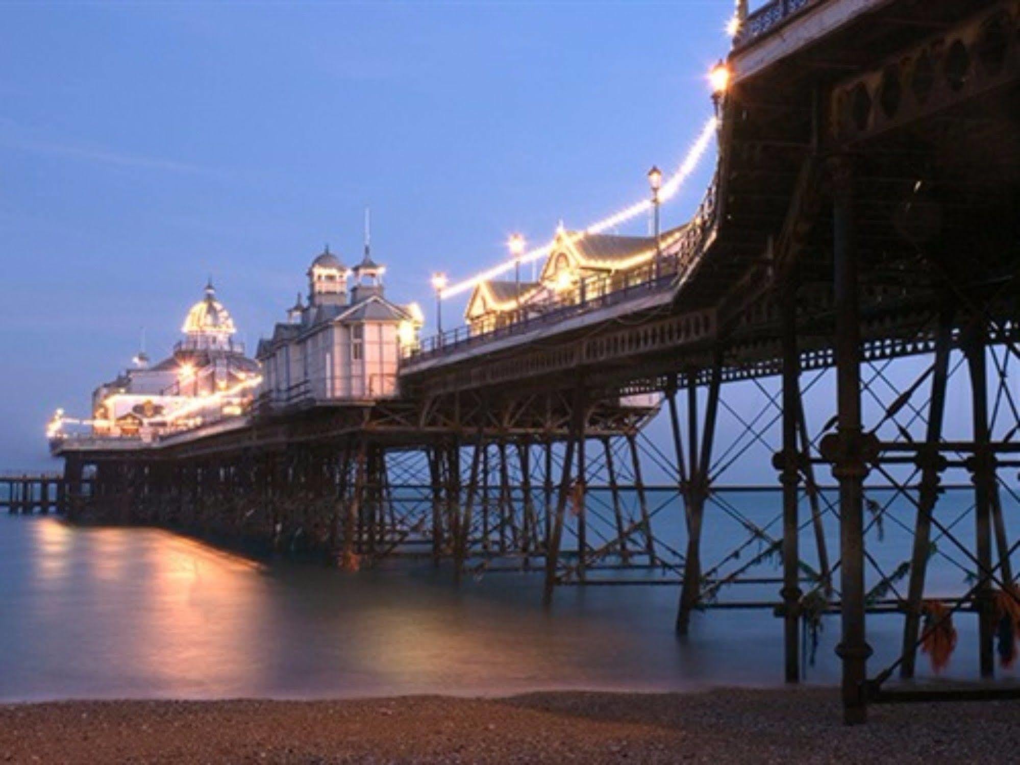 Park View Hotel Eastbourne Bagian luar foto