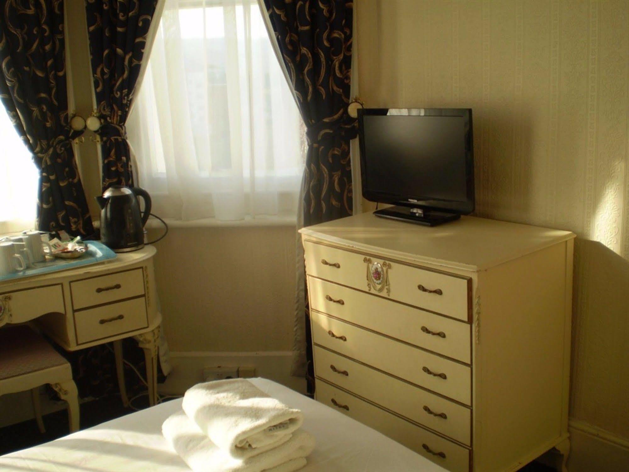 Park View Hotel Eastbourne Bagian luar foto