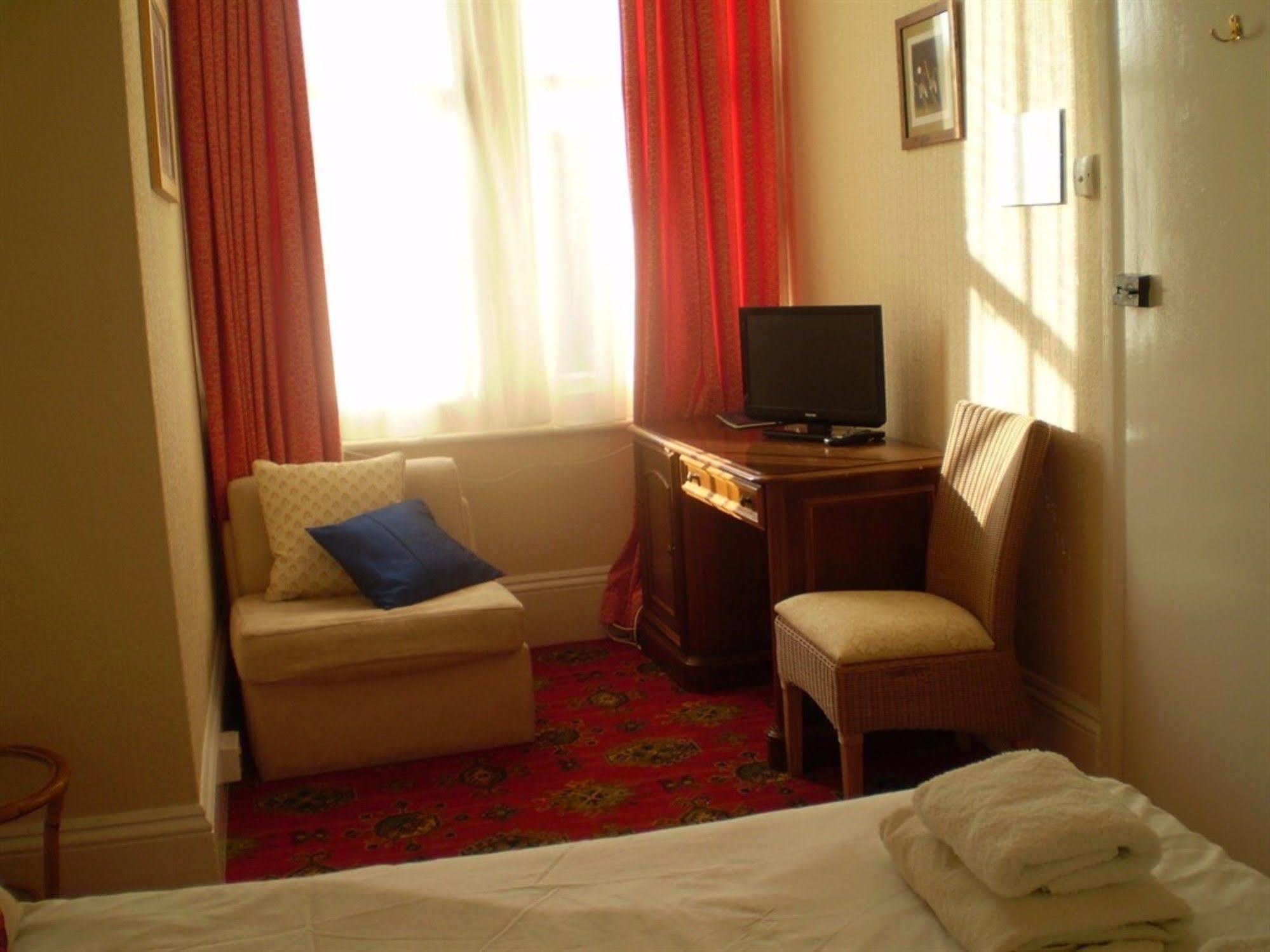 Park View Hotel Eastbourne Bagian luar foto