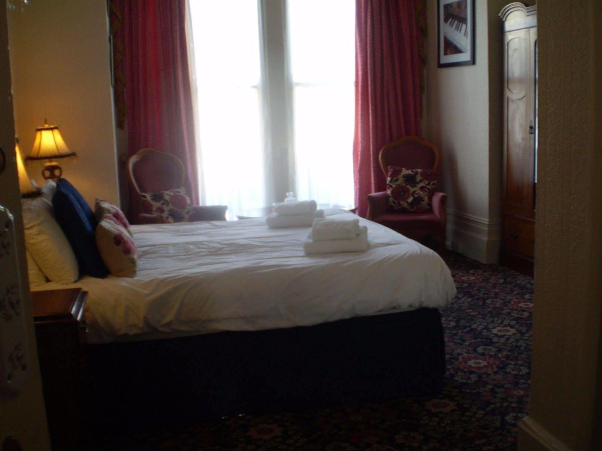 Park View Hotel Eastbourne Bagian luar foto