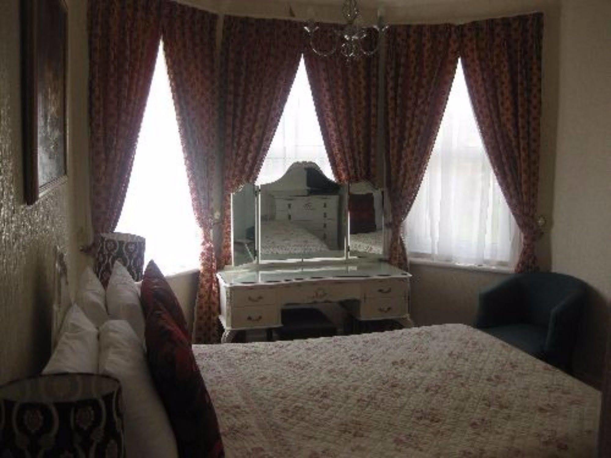 Park View Hotel Eastbourne Bagian luar foto
